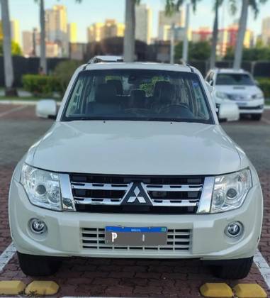 MITSUBISHI PAJERO FULL 3.8 HPE 4X4 V6 24V GASOLINA 2P AUTOMÁTICO MITSUBISHI PAJERO FULL 3.8 HPE 4X4 V6 24V GASOLINA 2P AUTOMÁTICO